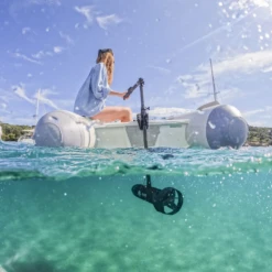 Moteur Electrique Kahe Pod 600 Pack Barre Franche Annexe Kayak 11 Moteur Electrique Kahe Pod 600 Pack Barre Franche Annexe Kayak -Nauti Games Boutique moteur electrique kahe pod 600 pack barre franche annexe kayak 3