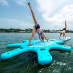 PLATEFORME YOGA GONFLABLE AQUA MARINA YOGA DOCK 15 PLATEFORME YOGA GONFLABLE AQUA MARINA YOGA DOCK -Nauti Games Boutique plateforme yoga gonflable aqua marina yoga dock 2023 4