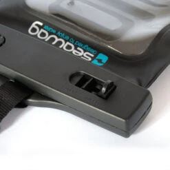 POCHETTE ETANCHE MP3 AVEC PRISE JACK ETANCHE SEAWAG 12 POCHETTE ETANCHE MP3 AVEC PRISE JACK ETANCHE SEAWAG -Nauti Games Boutique pochette etanche mp3 avec prise jack etanche seawag 3